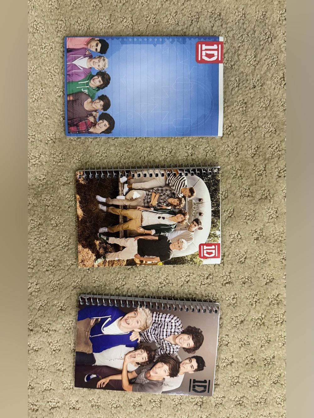 One Direction 3 pocket pencil pouch, 2 4x6 spiral notebooks & 50 sheet notepad - Picture 4 of 5
